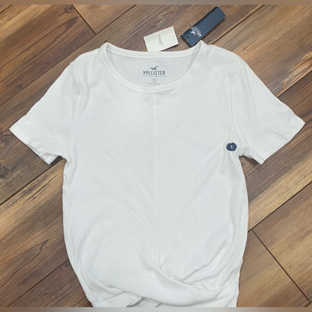 HOLLISTER Women’s Ribbed Criss Cross White Top